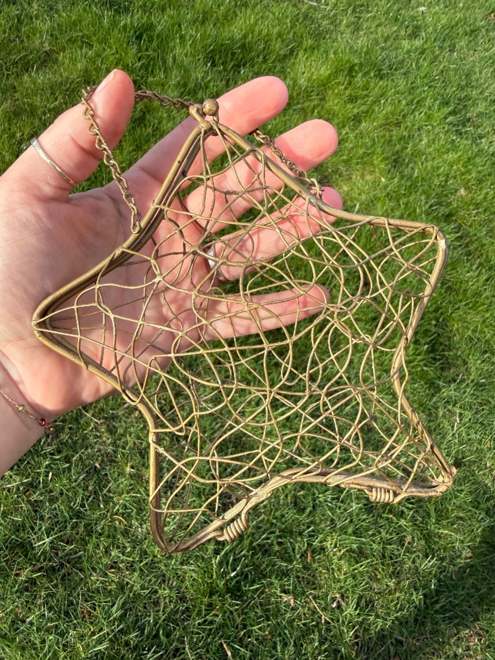 Hanging Country Star Metal Wire Shaped Rustic Primitive Cage Kiss Lock Decor.
